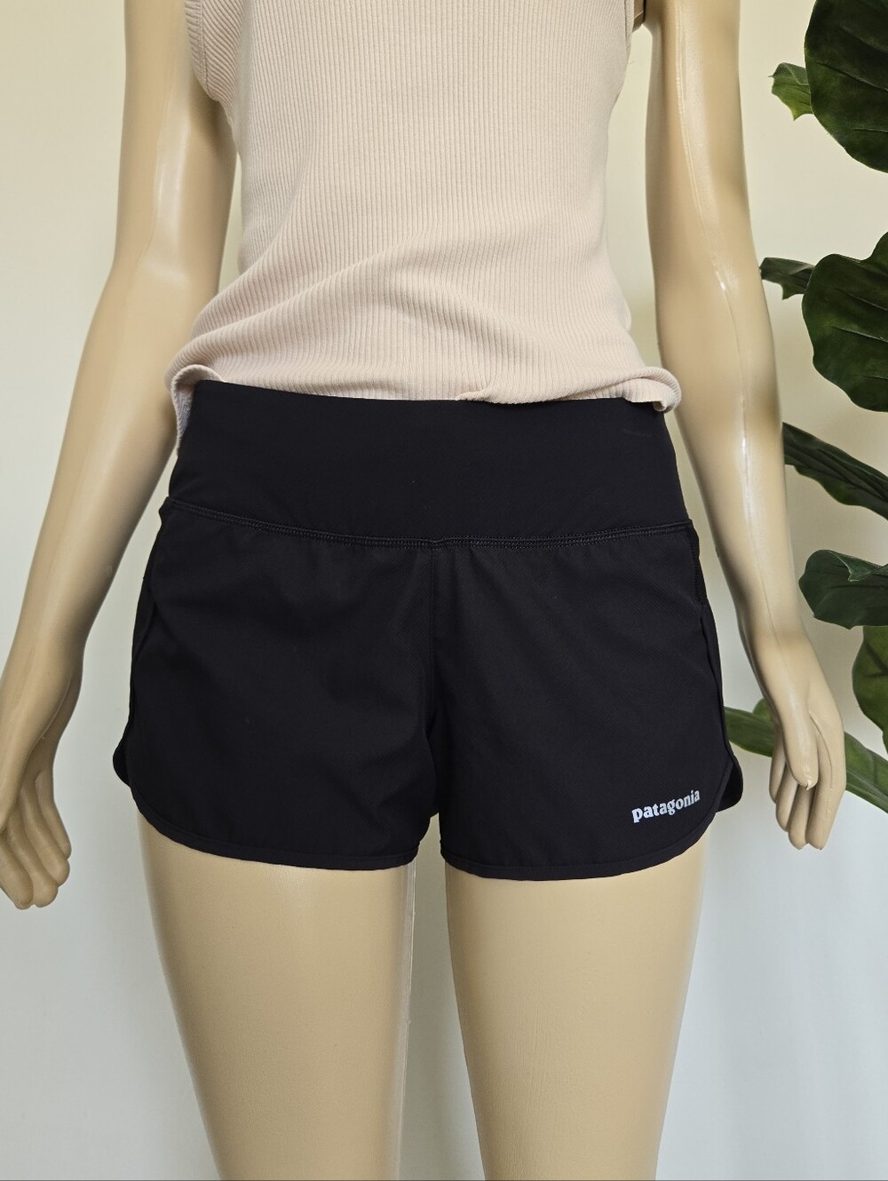 Patagonia Strider Pro Shorts - 32" Women's Size M Black Color Sporty